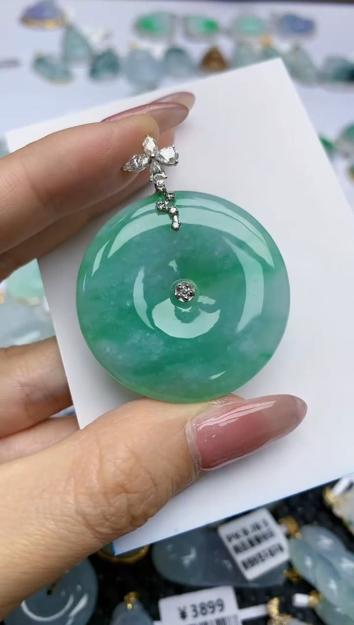 【闪购商品】翡翠挂件18K金镶嵌天然翡翠A货