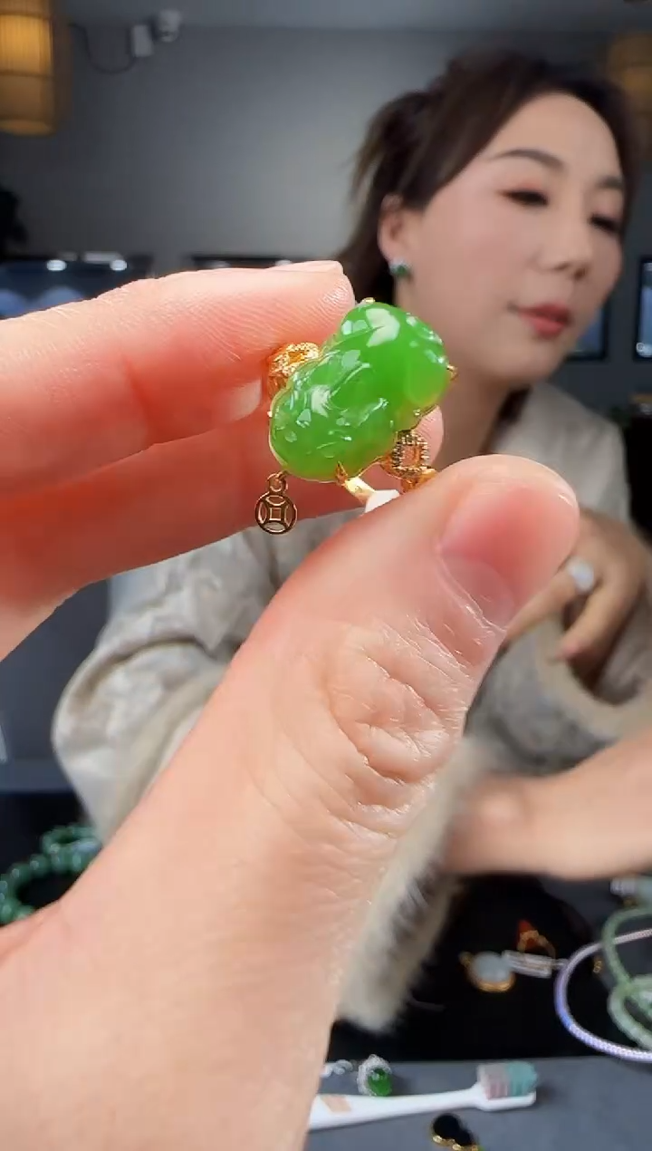 【闪购商品】和田玉戒指18K金镶嵌1