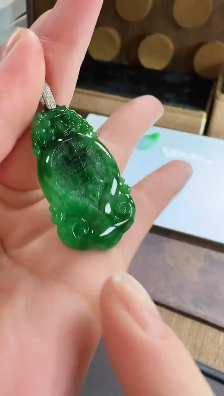 吊坠(不含链)18K金镶嵌翡翠吊坠