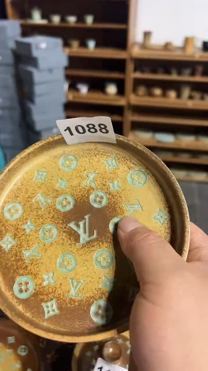 龙泉窑老花壶承微瑕1088