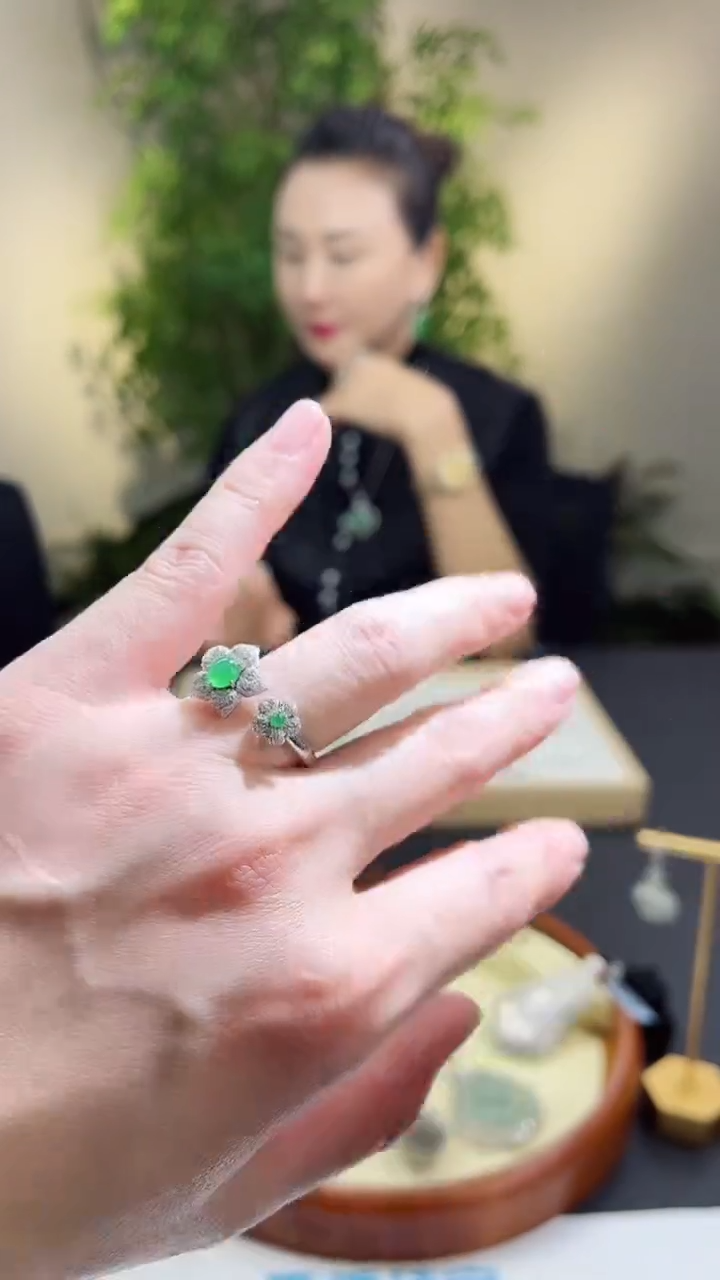 【闪购商品】翡翠戒指18K金镶嵌戒指