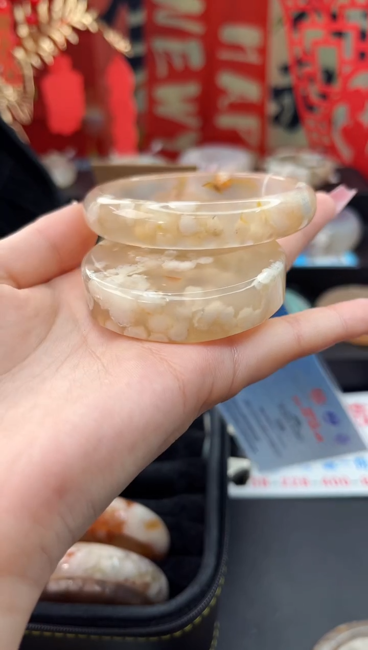 【闪购商品】石英质玉手镯未镶嵌赠送镯心（58圈口）