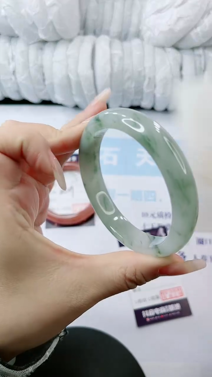 【闪购商品】石英质玉手镯未镶嵌多样性发货A550