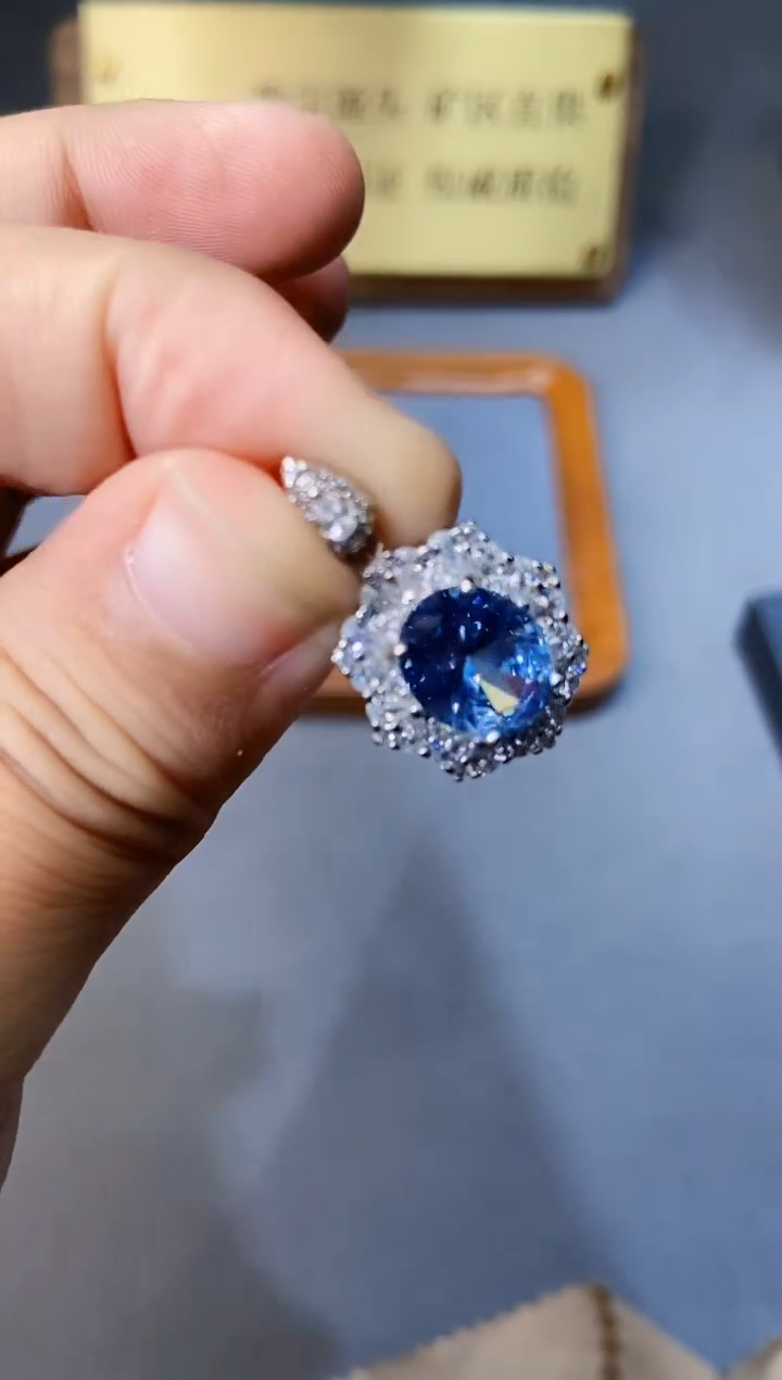 【闪购商品】海蓝宝石颈饰银S925镶嵌35