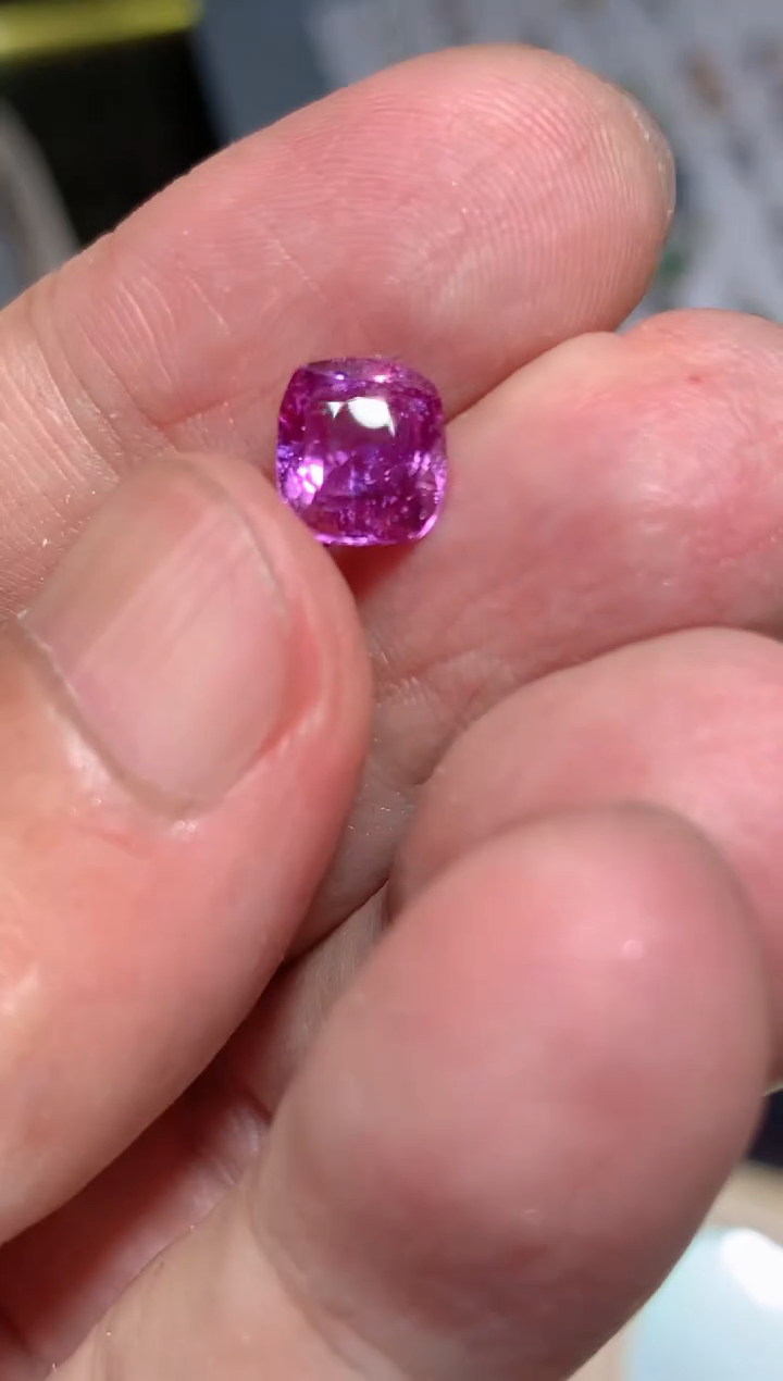 【闪购商品】彩色蓝宝石裸石未镶嵌2.08CT  无烧紫蓝宝 VB