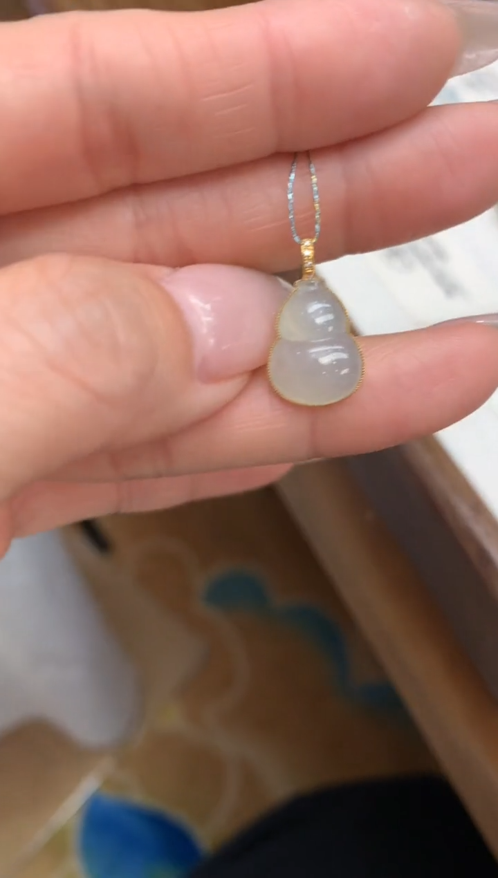 【闪购商品】翡翠颈饰18K金镶嵌葫芦