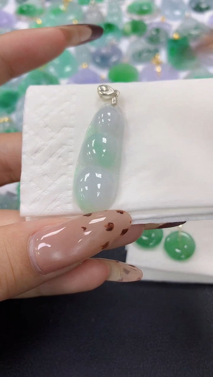 颈饰银S925镶嵌翡翠a货假一赔三支持复检百元上9元证书费自理