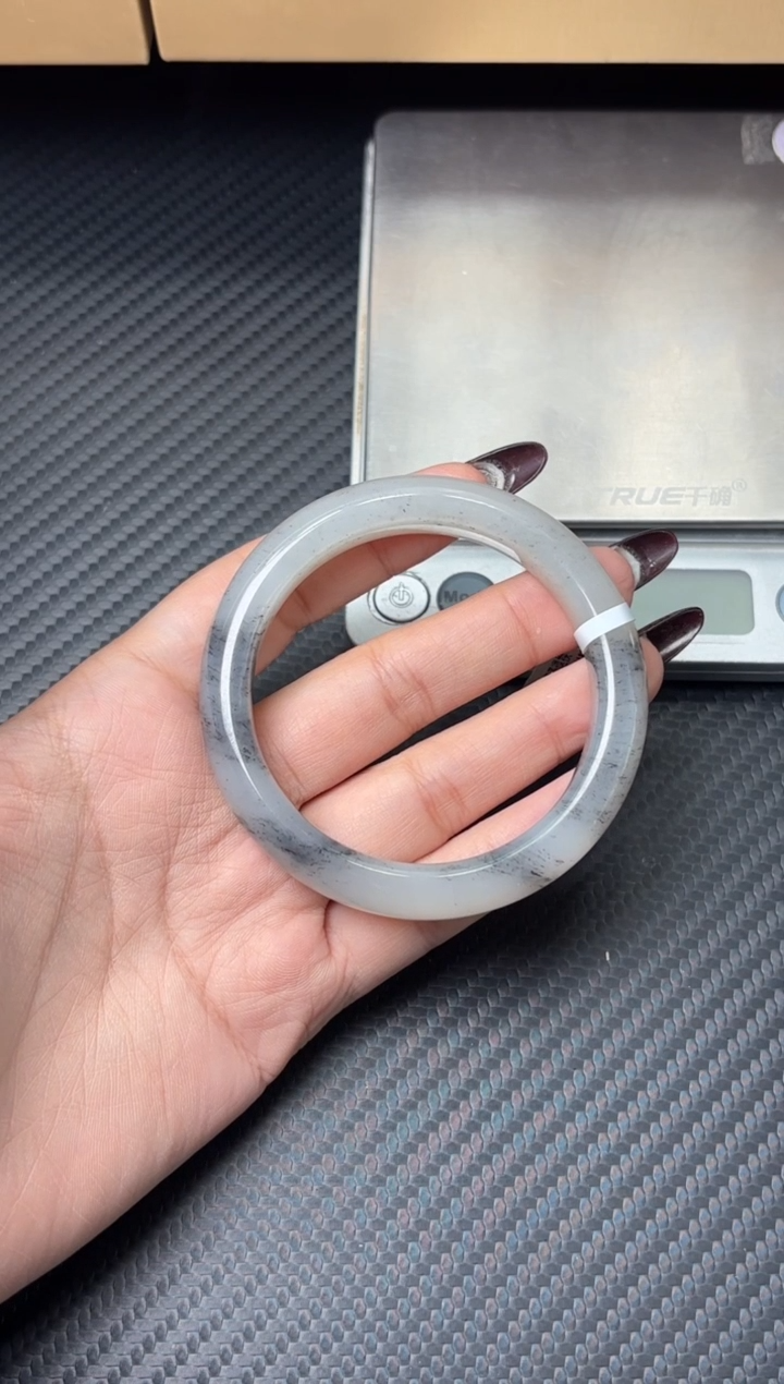 未镶嵌手镯和田玉爱****～和田黑山微色差53mM