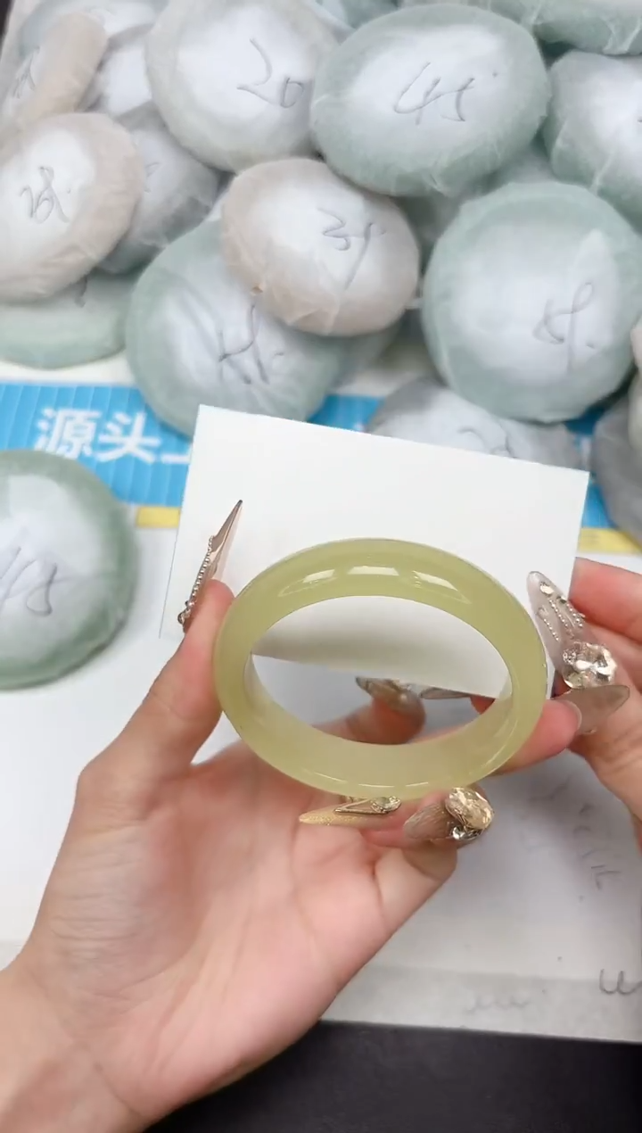 石英质玉手镯未镶嵌306-54.3