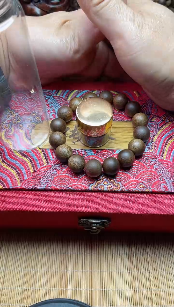 【闪购商品】沉香手串海南绿棋沉水B1430890