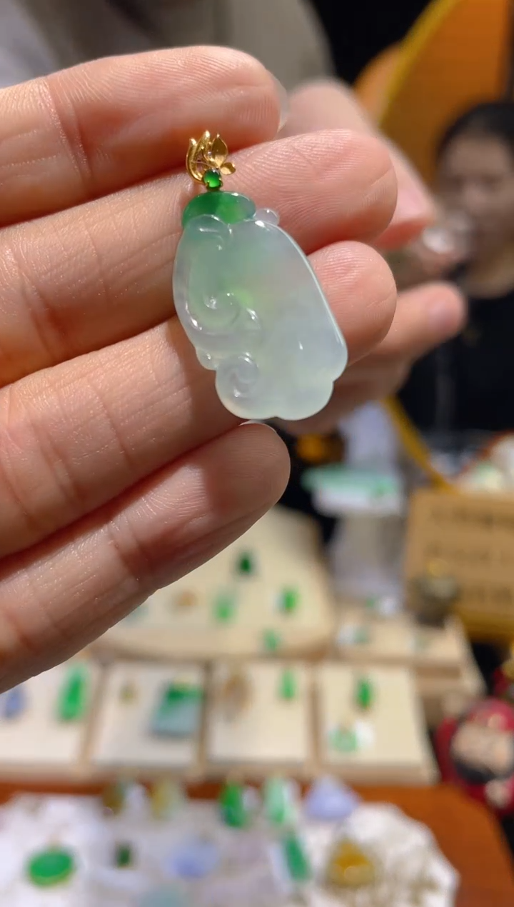 【闪购商品】翡翠颈饰18K金镶嵌假一赔三