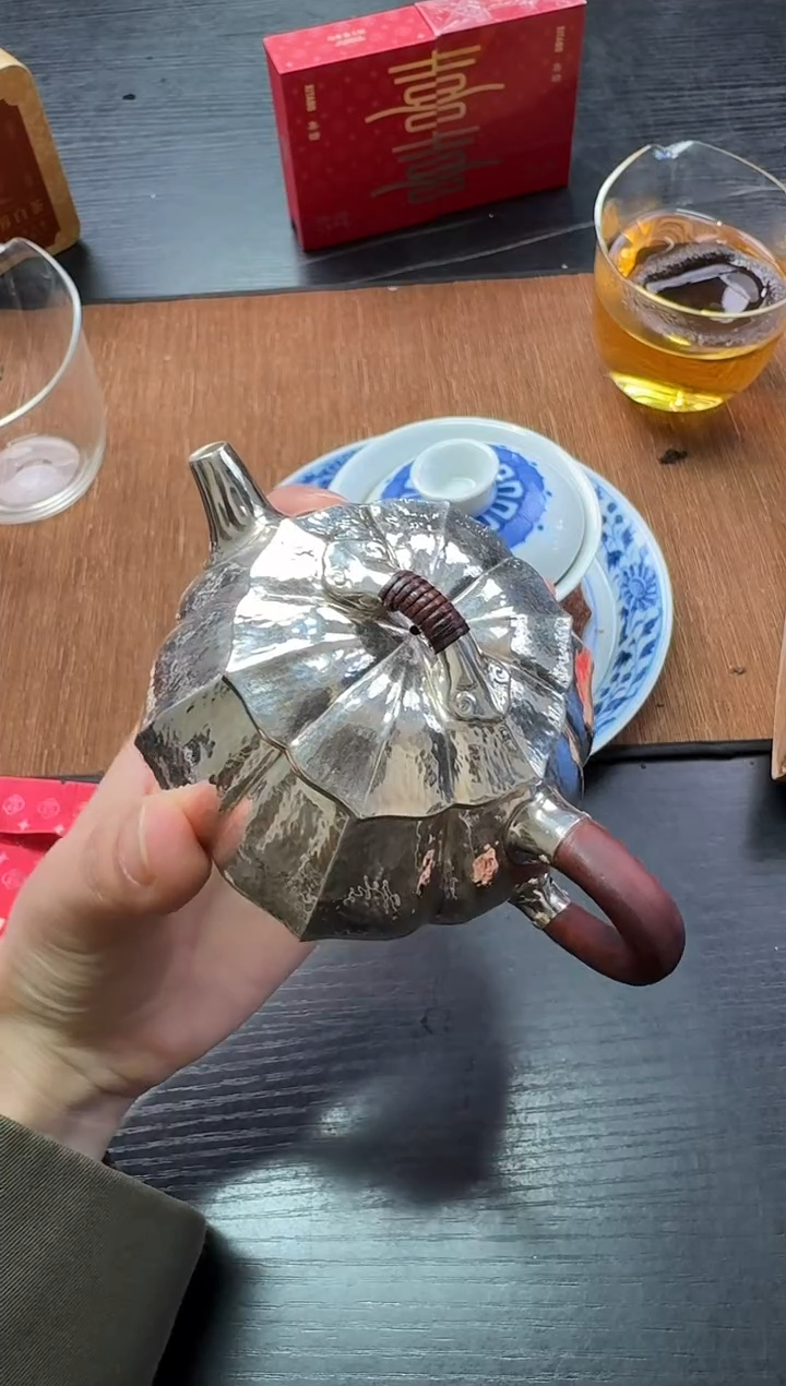 *平*呆坐 手敲锤纹菱瓣三足石瓢壶（预售）