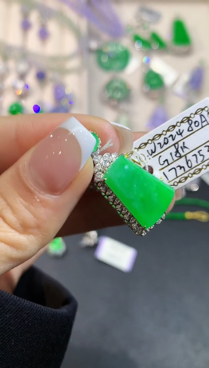 【闪购商品】翡翠吊坠(不含链)18K金镶嵌YJ2881