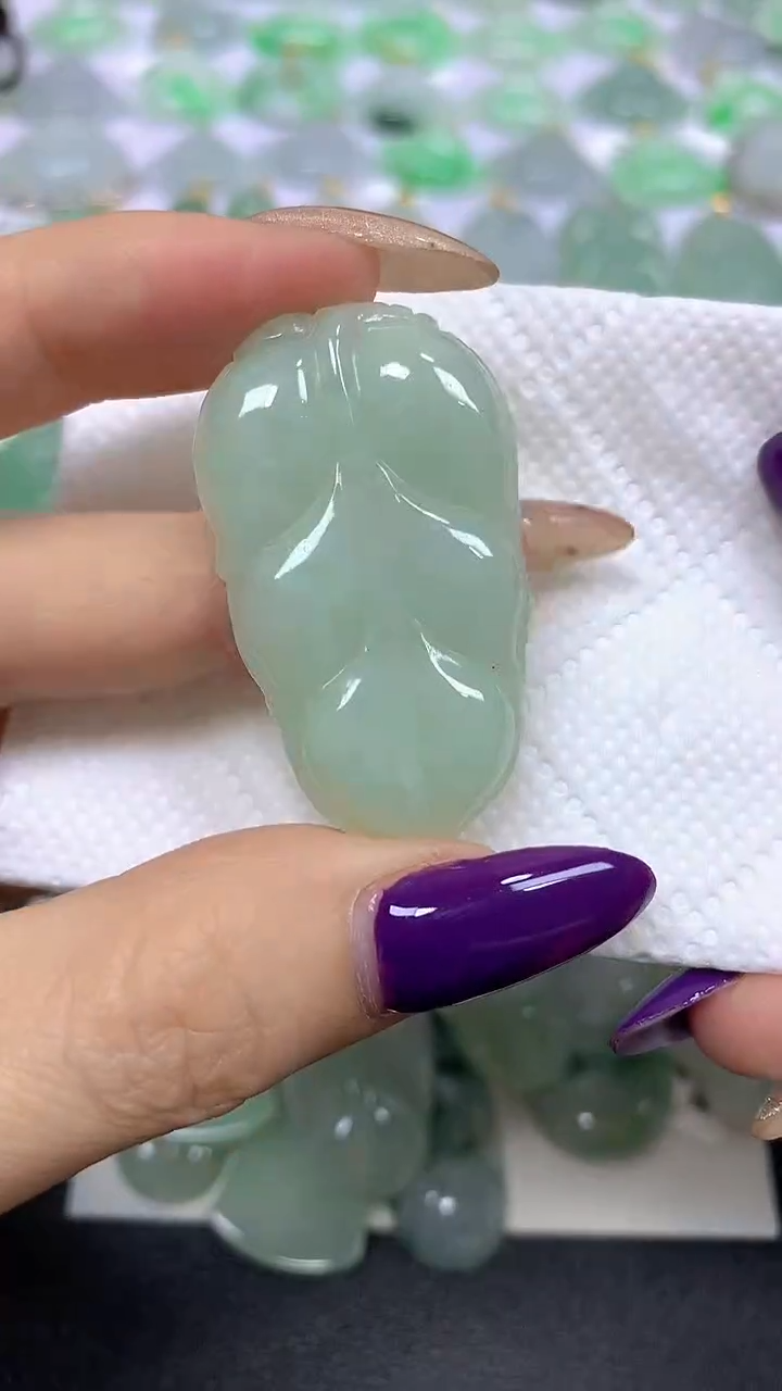 颈饰未镶嵌翡翠 