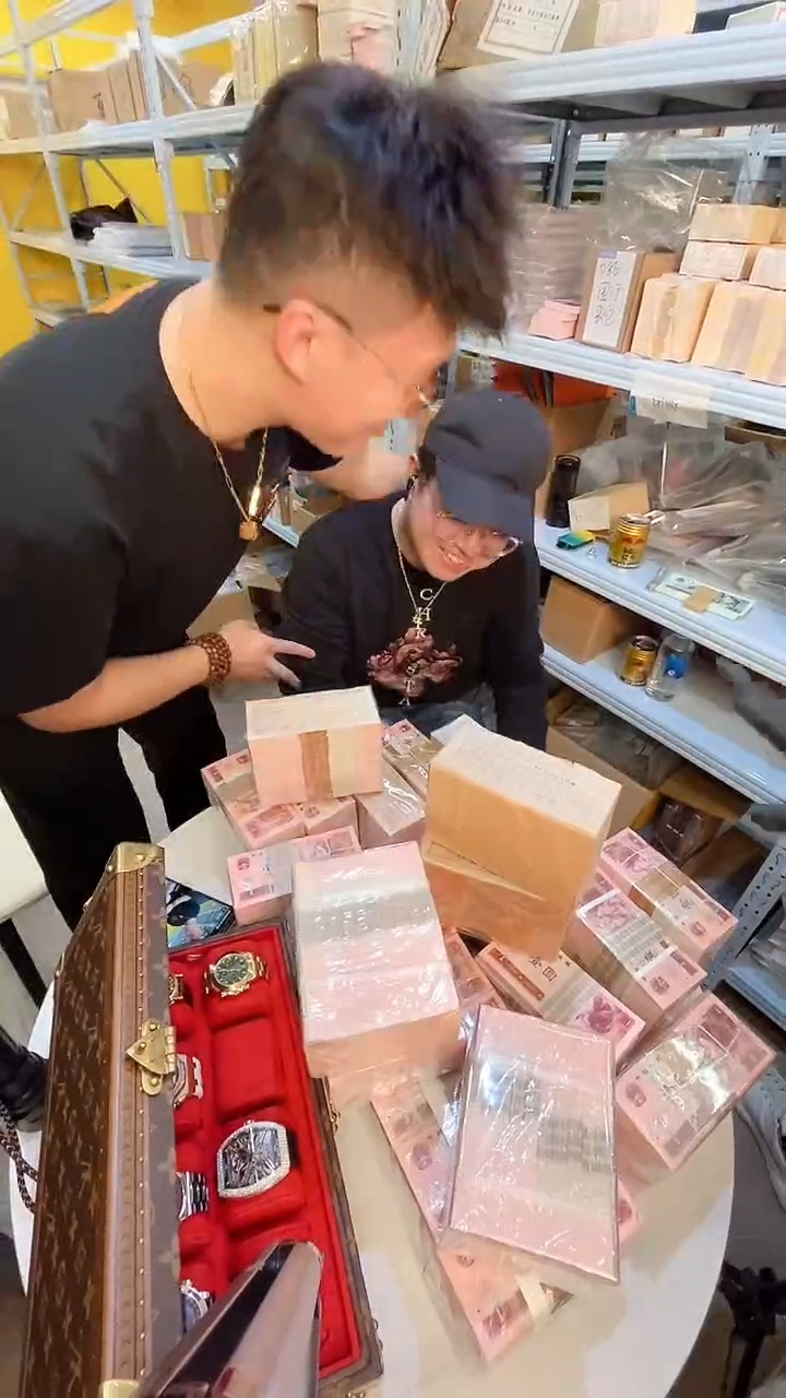 【闪购商品】带评级-四版币961整刀精品福利