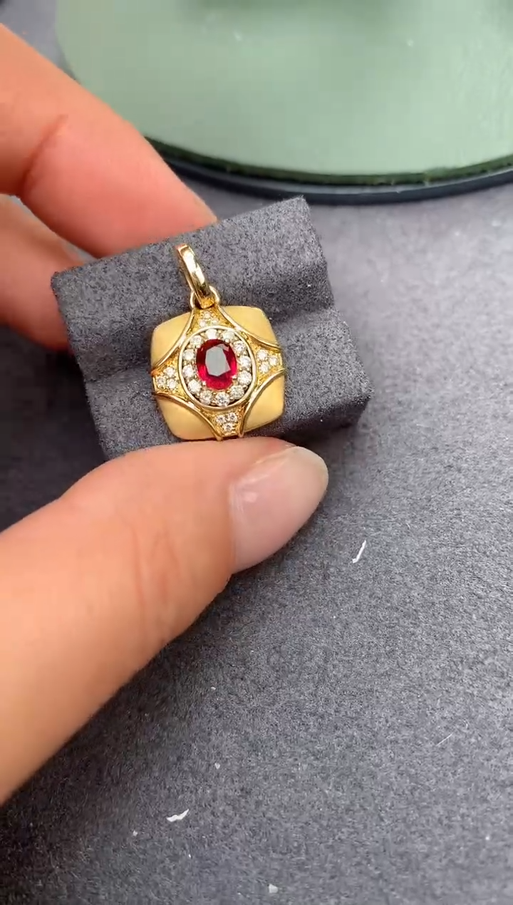 【闪购商品】红宝石颈饰18K金镶嵌54分红宝石吊坠
