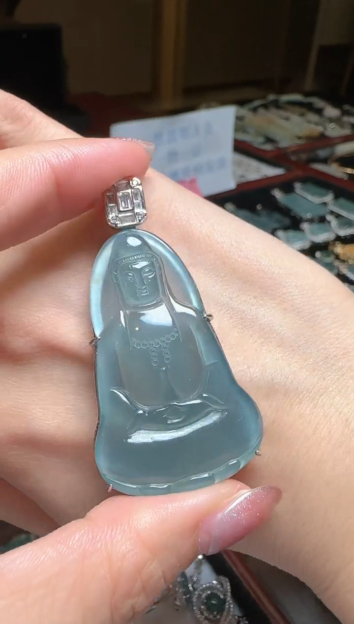 【闪购商品】翡翠吊坠(不含链)未镶嵌翡翠