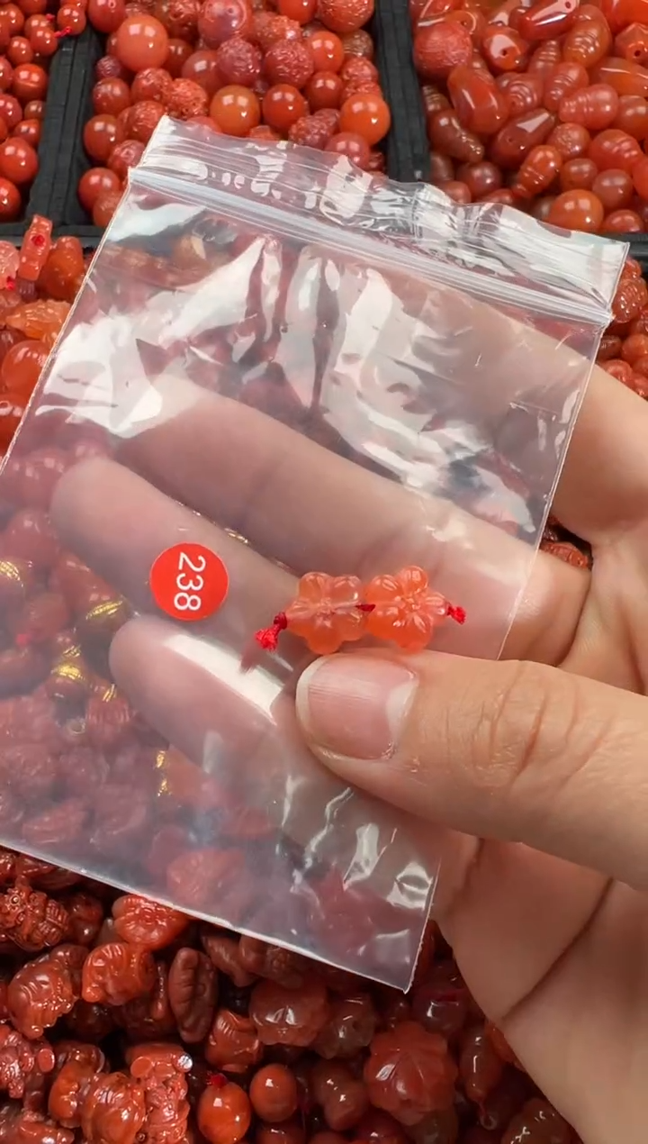 【闪购商品】南红玛瑙颈饰未镶嵌1