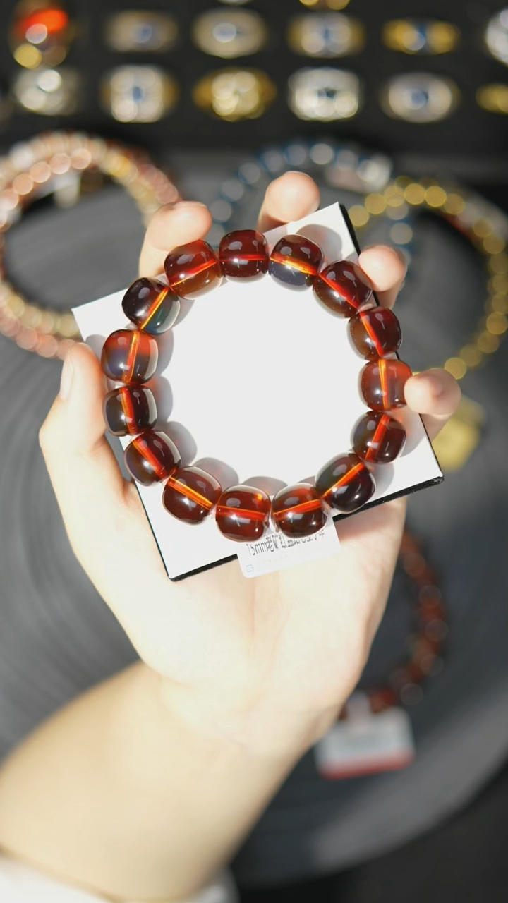 【闪购商品】琥珀裸石未镶嵌15mm红蓝老型单圈老矿