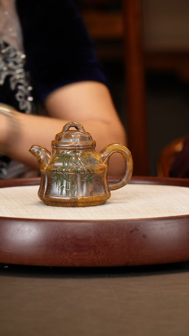 【闪购商品】紫砂茶壶【朱持平】可心窑老段泥六方竹鼎190CC