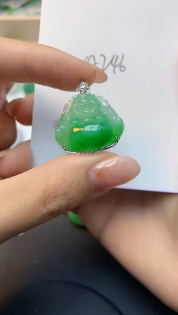 颈饰18K金镶嵌翡翠天然A货缅甸翡翠百元以上9元证书费自理
