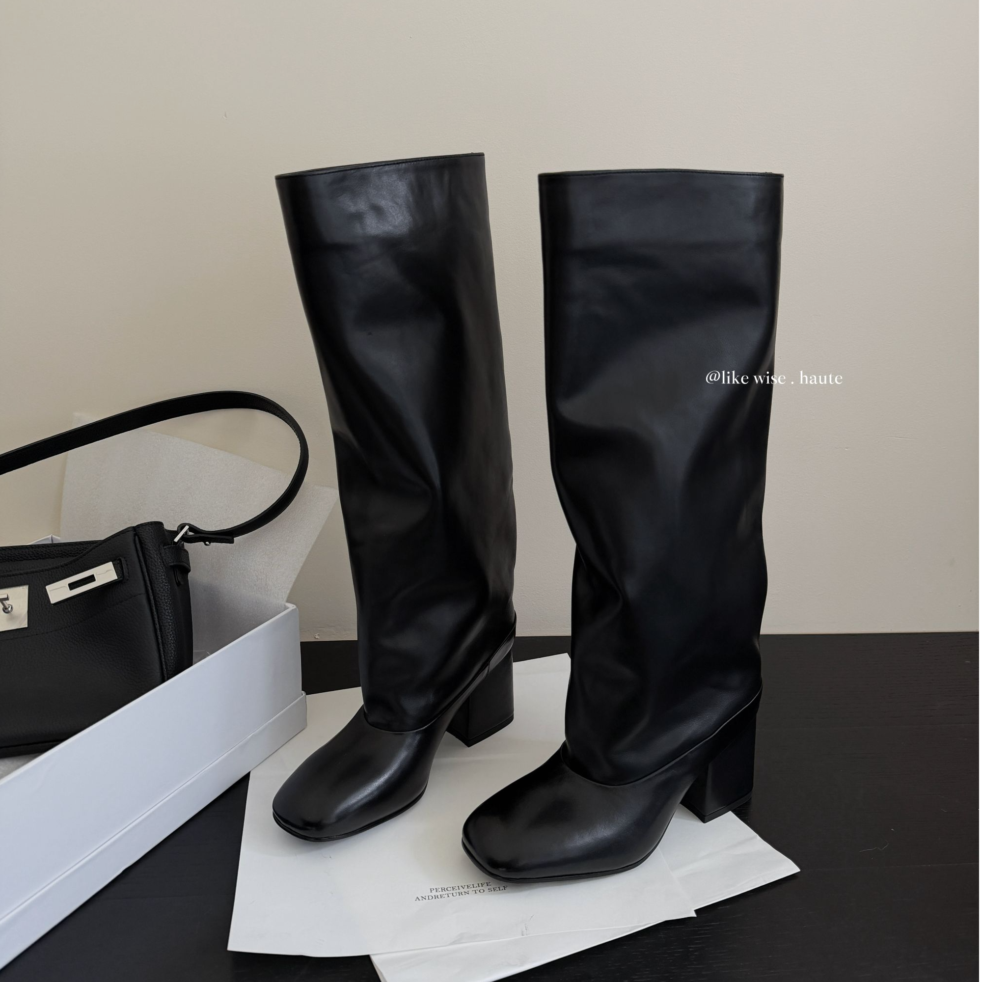 LIKE WISE HAUTE · 6.5cm小方头粗跟皮质百搭微宽筒高跟裤管靴