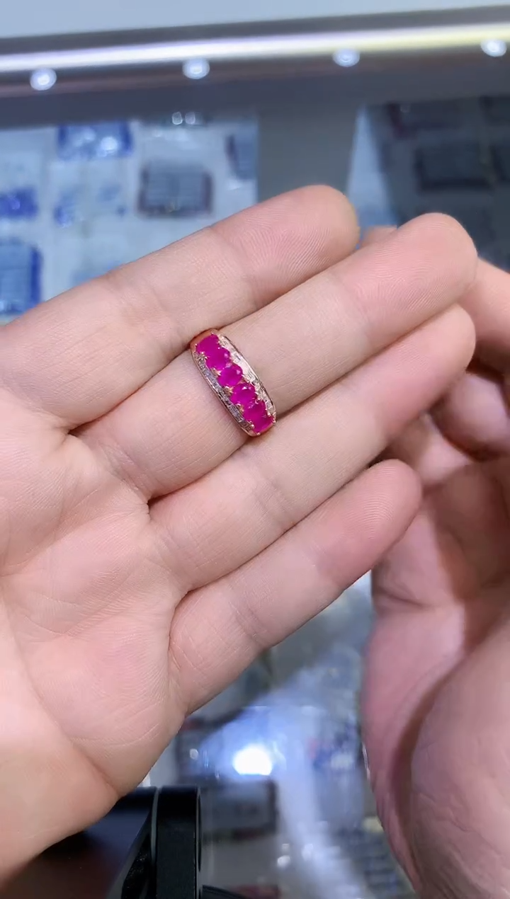 【闪购商品】红宝石戒指银S925镶嵌........