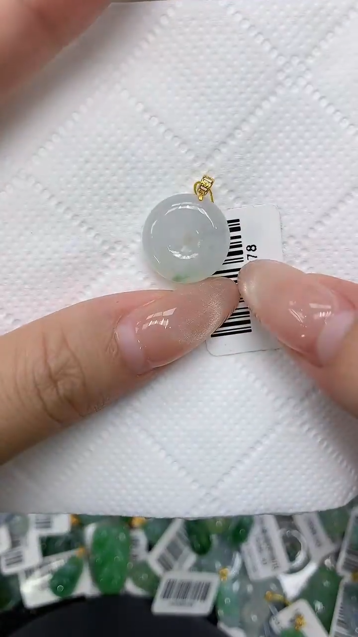 颈饰18K金镶嵌翡翠1111111111