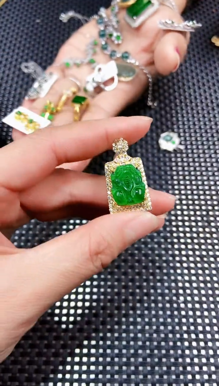 【闪购商品】翡翠吊坠(不含链)未镶嵌111111111