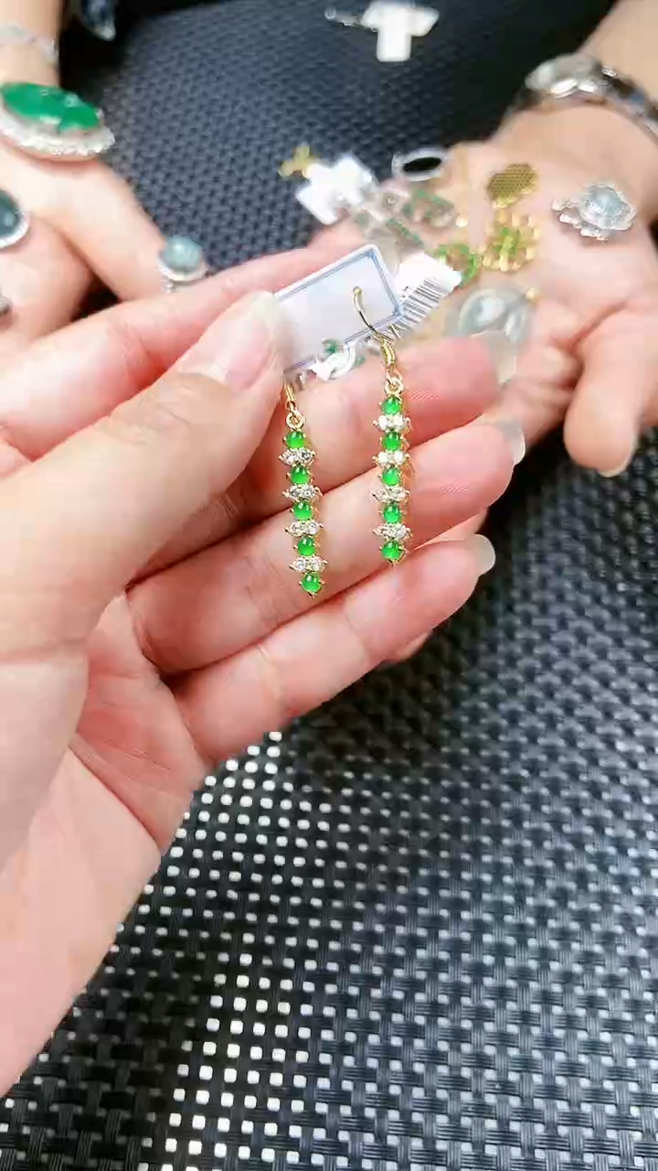 【闪购商品】翡翠耳饰未镶嵌1111111111