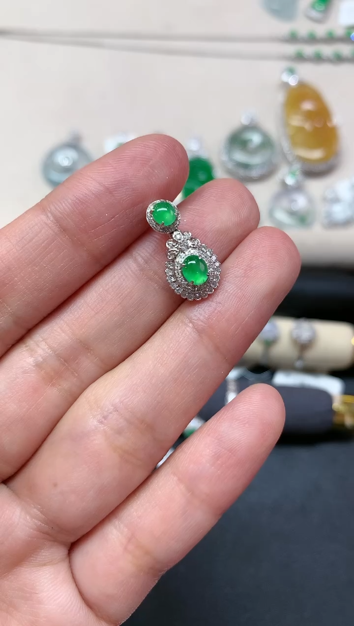 【闪购商品】翡翠吊坠(不含链)18K金镶嵌Q94|2980