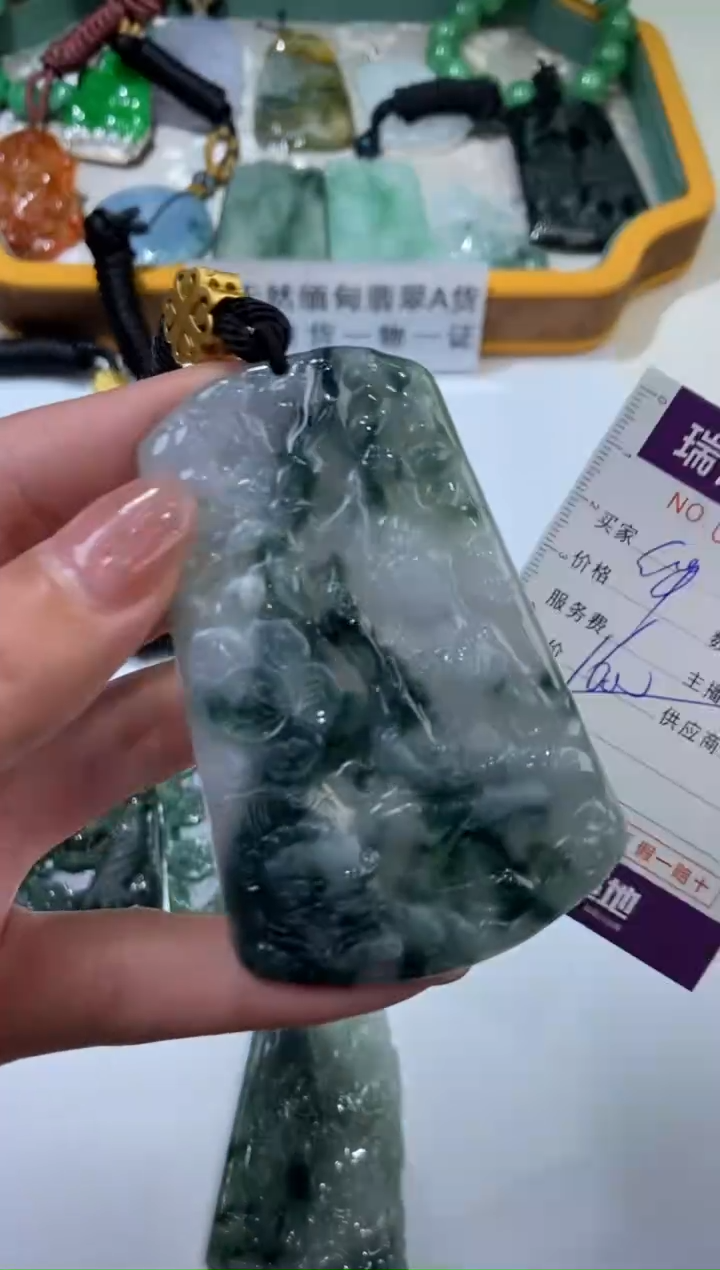 【闪购商品】翡翠挂件未镶嵌273123  