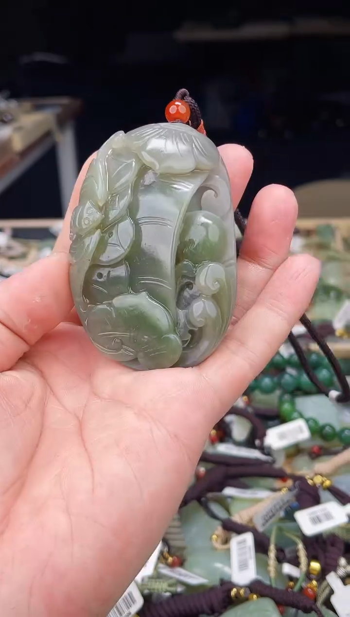 颈饰未镶嵌和田玉1