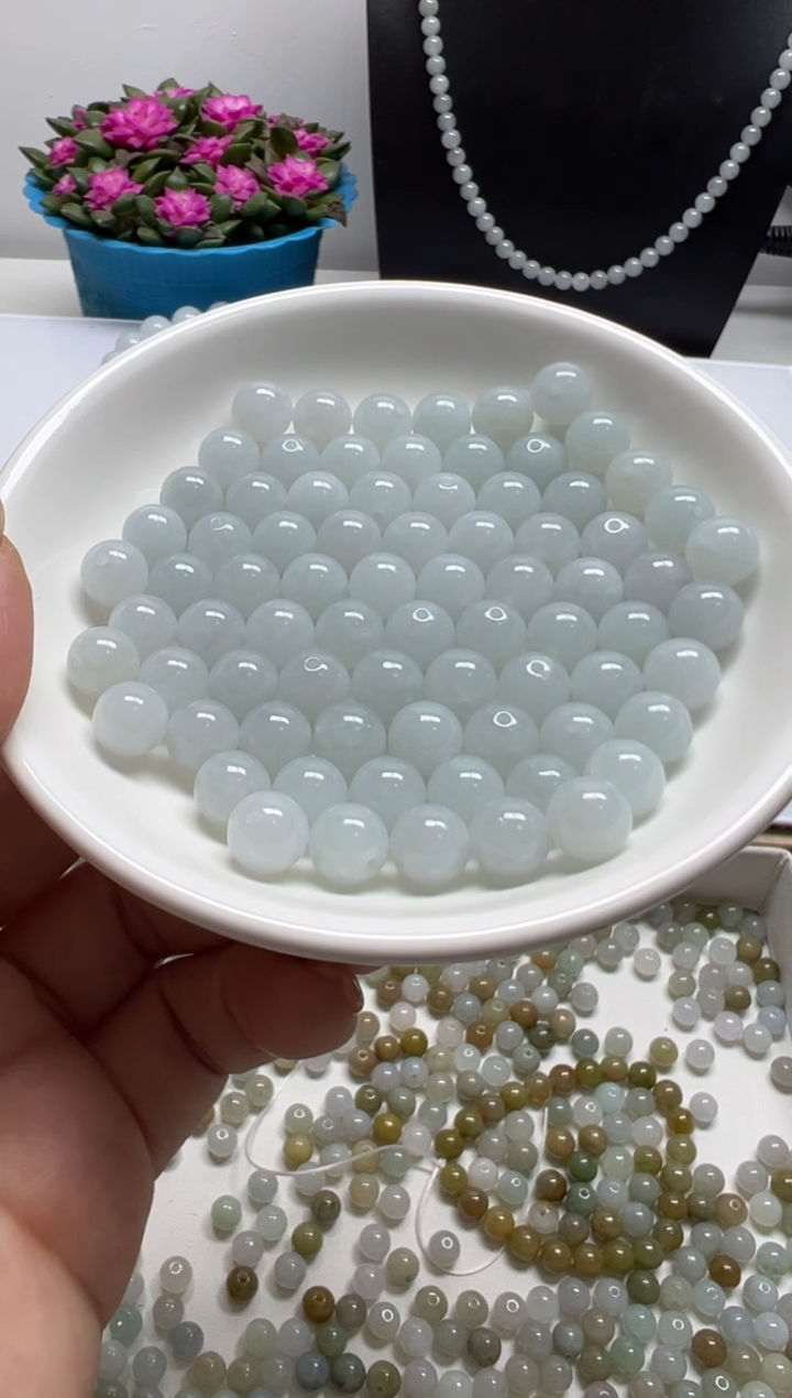 散珠翡翠小*尧纯天然缅甸A货翡翠卡8.6分10单