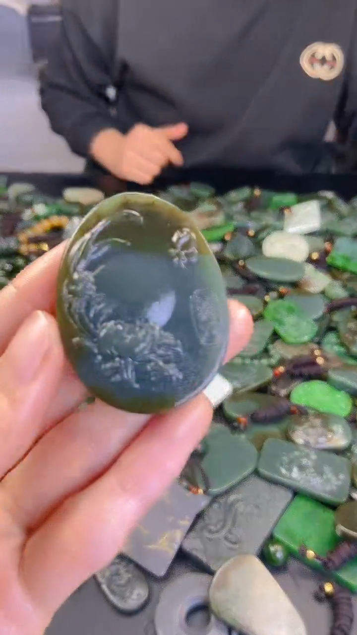 颈饰未镶嵌和田玉1