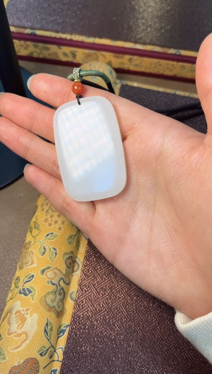 颈饰未镶嵌和田玉和田玉挂牌G005