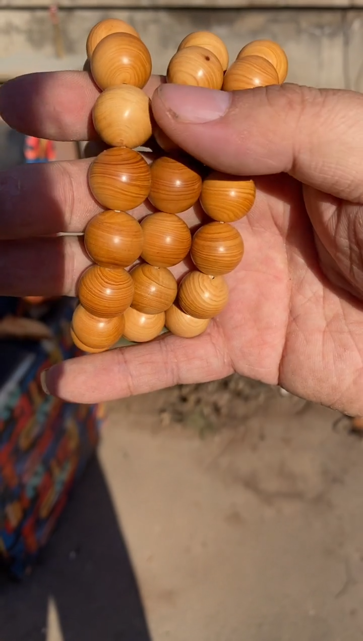 柏木（崖柏）太行陈化崖柏1.5毛珠！