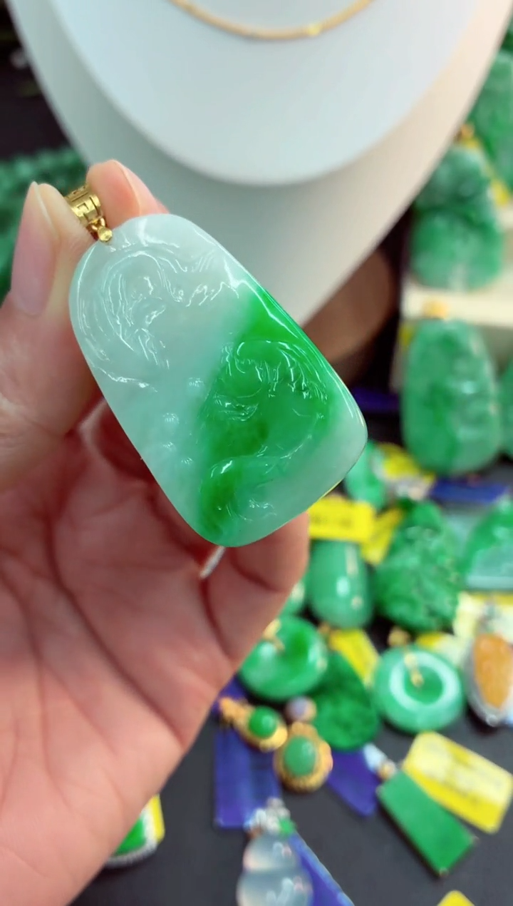 吊坠(不含链)18K金镶嵌翡翠 天然缅甸翡翠A货