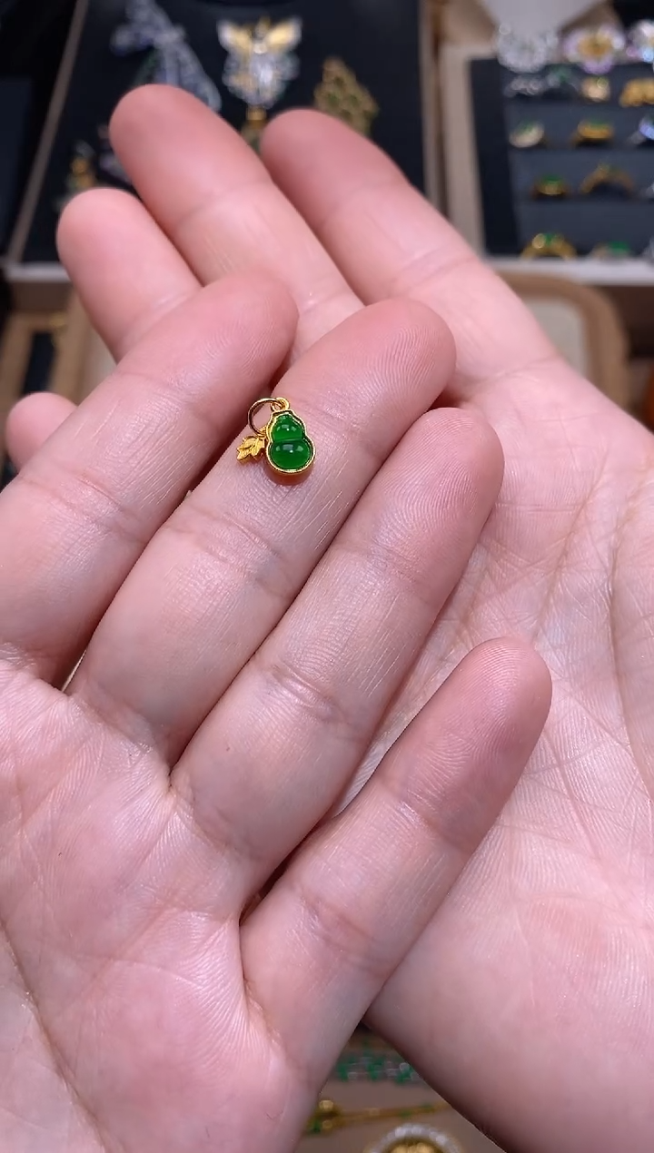 【闪购商品】翡翠吊坠(不含链)银S925镶嵌葫芦