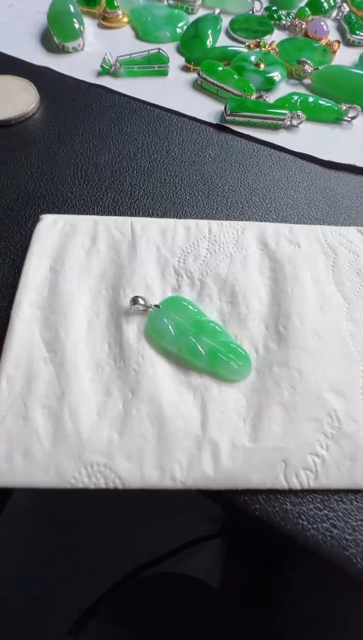 吊坠(不含链)18K金镶嵌翡翠268