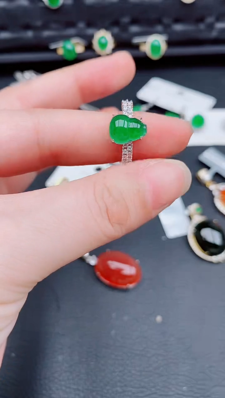 【闪购商品】翡翠戒指银S925镶嵌天然a货翡翠333