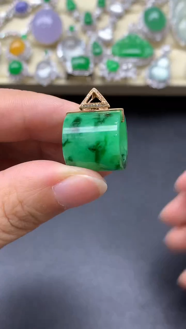 颈饰18K金镶嵌翡翠342-中国好珍宝