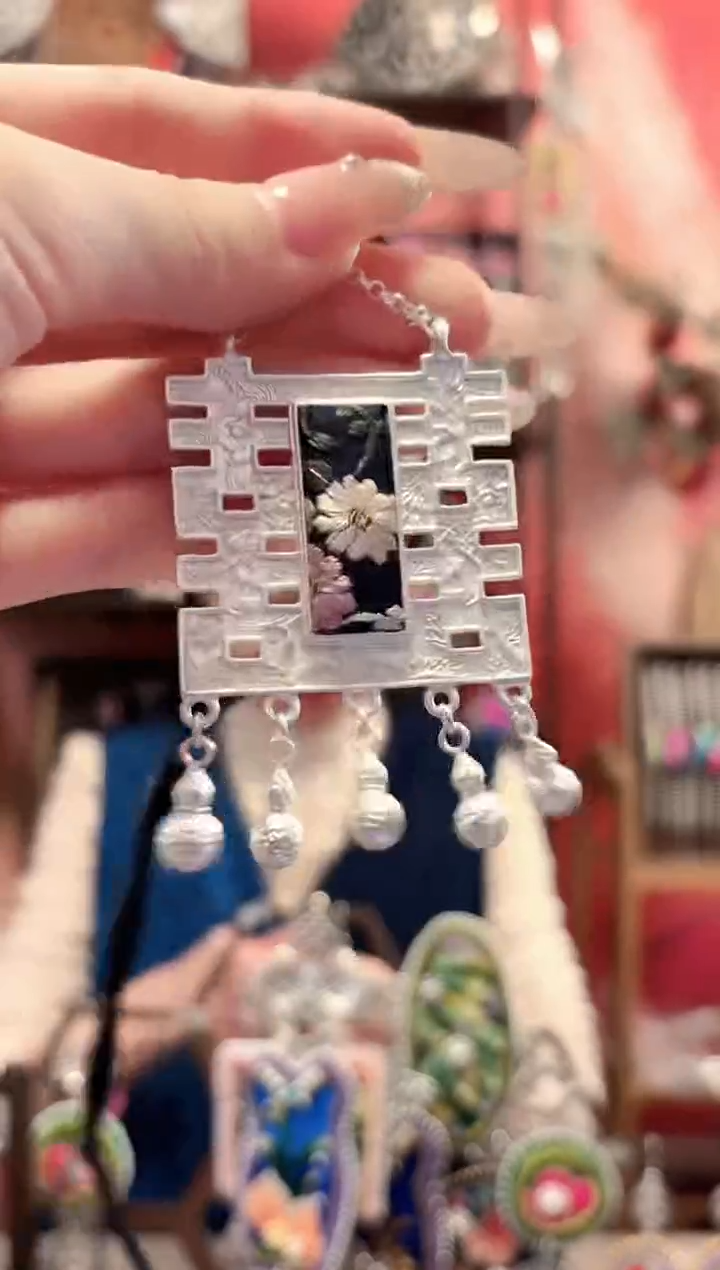 织绣云织谣民族风精美饰品   70*