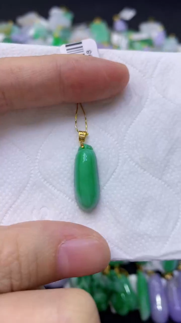 颈饰18K金镶嵌翡翠天然缅甸翡翠A货