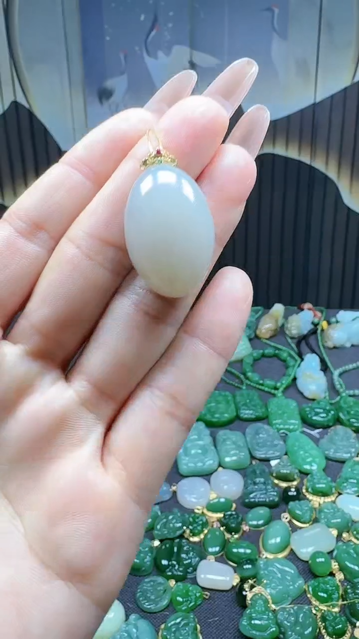 【闪购商品】和田玉挂件18K金镶嵌1