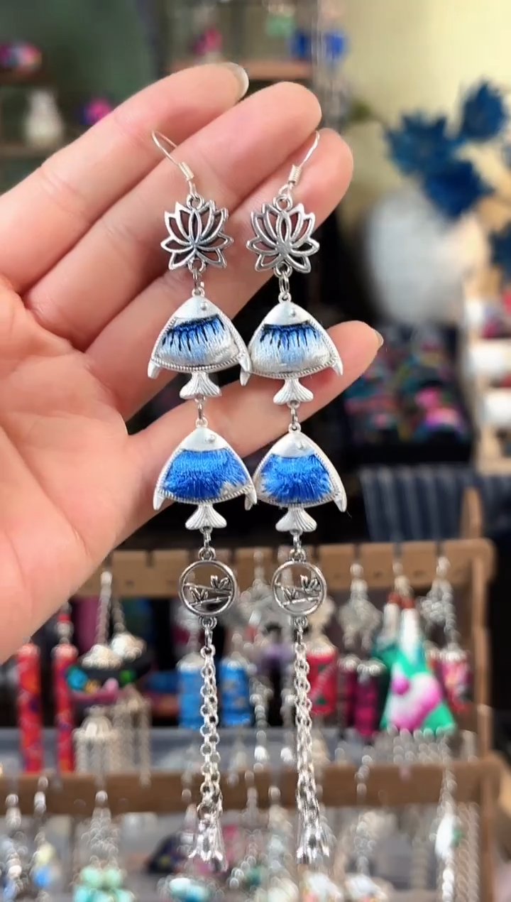 彩云南阁非遗老绣苗银饰品145