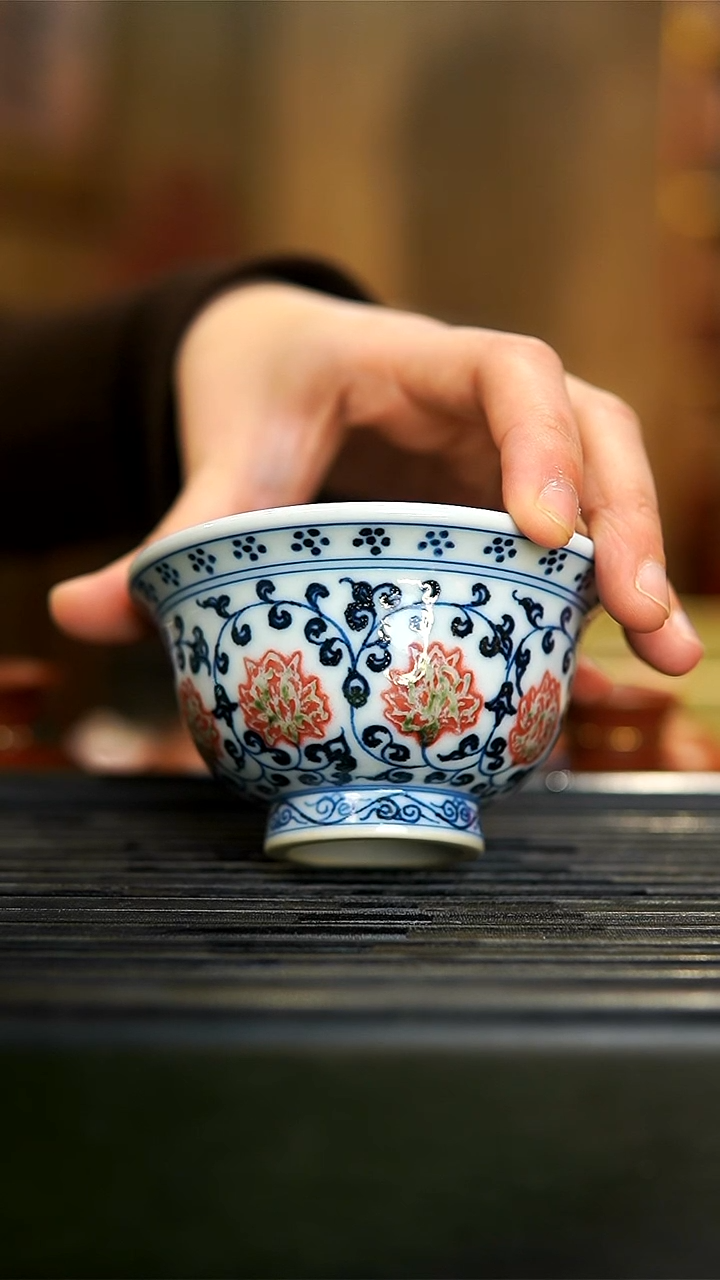 【闪购商品】瓷片釉里红压手杯大碗茶