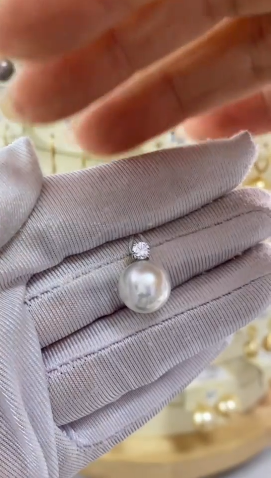 吊坠(不含链)18K金镶嵌海水珍珠1