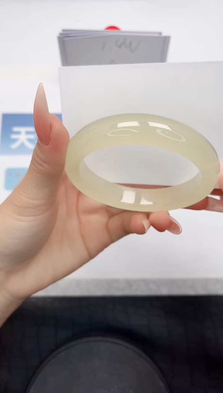 【闪购商品】石英质玉手镯未镶嵌G136-58.3