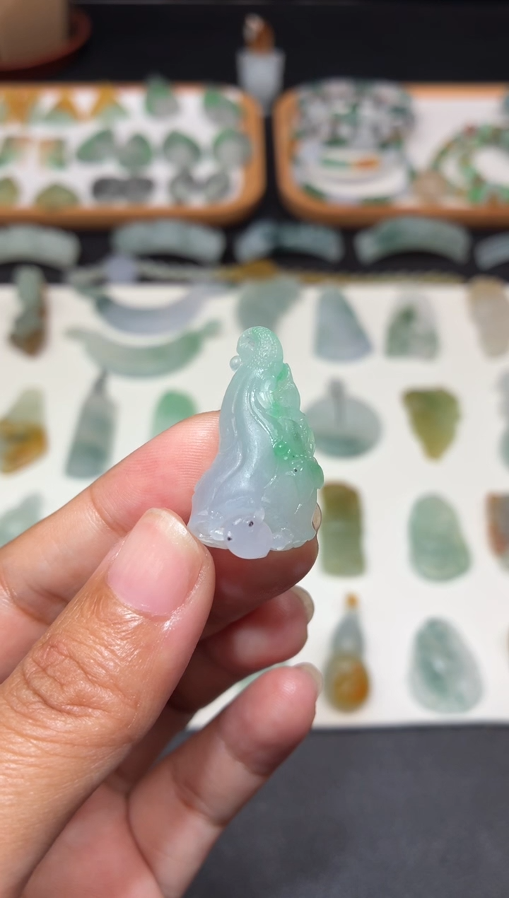 定制翡翠未镶嵌莲蓬